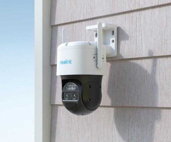 Camera de supraveghere Reolink Trackmix LTE; TRACKMIX SERIES G770 Senzor: 1/3″CMOS Rezolutie video: 4 Megapixeli (3840 x 2160 pixeli) Cadre/secunda: 15 FPS Lentila fixa: 2.8mm Diafragma: F1.6 Unghi de vizualizare: orizontal: 108°/vertical: 38° Distanta iluminator IR: 30 m Numar LED-uri IR: 2 - Camere supraveghere IP