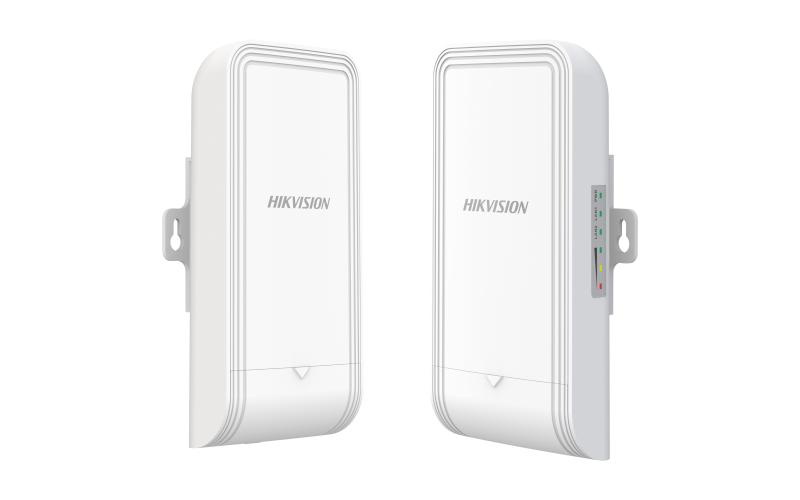 Kit Wireless Bridge Hikvision DS-3WF02-5AC/D 5Ghz 867Mbps 5KM, pana la 5km transmisie wireless, 867 Mbps 802.11ac wireless bridge, Built-in 12 dBi 2 x 2 MIMO antenna, Standard PoE, 2 × 10/100 Mbps RJ45 ports, dimensiuni: 90.8 mm × 187.87 mm × 57.87 mm, greutate: 0.26kg.