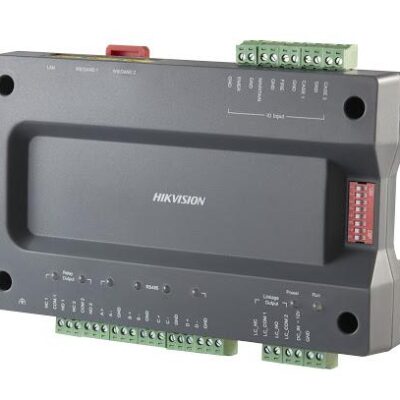 Master controler pentru lift Hikvision DS-K2210, management pana la 128 de etaje, 20000 carduri si 50000 evenimente, suporta pana la 2 cititoare RS-485 sau 2 cititoare Wiegand, comunicare: TCP/IP si RS-485, configurare si management via web sau software client, functii de watchdog si tamper, input - Centrale control acces