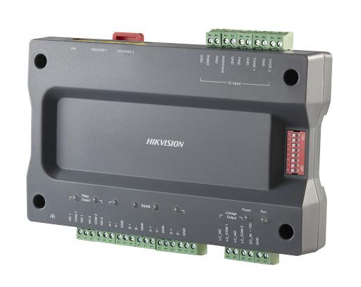 Master controler pentru lift Hikvision DS-K2210, management pana la 128 de etaje, 20000 carduri si 50000 evenimente, suporta pana la 2 cititoare RS-485 sau 2 cititoare Wiegand, comunicare: TCP/IP si RS-485, configurare si management via web sau software client, functii de watchdog si tamper, input - Centrale control acces