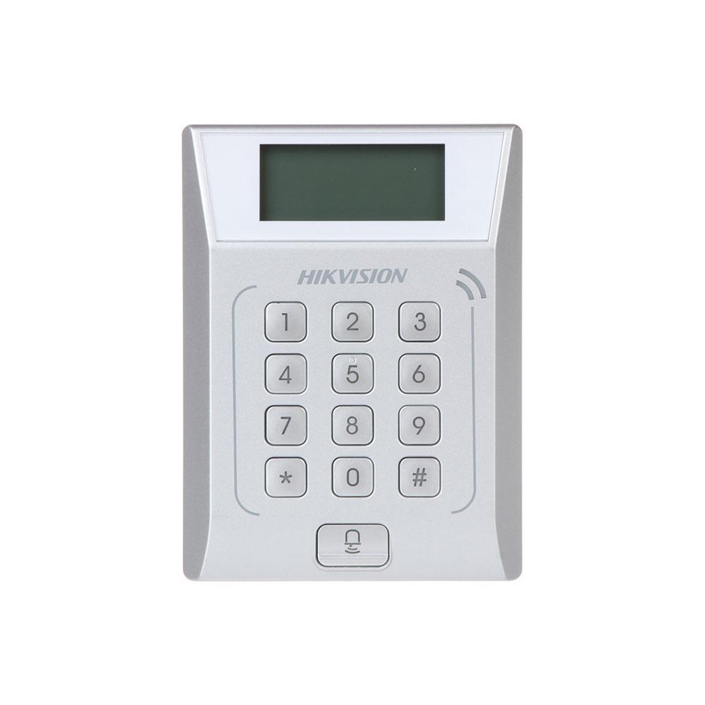 Cititor standalone cu tastatura si card proximitate Hkvision DS-K1T802E, suporta cartele EM 125Khz, capacitate 3000 carduri si 10000 evenimente, autentificare: card, card si parola,display 128×64, Exit Button × 1, Door Sensor × 1, Doorbell × 1, E-lock Output × 1 - Centrale control acces