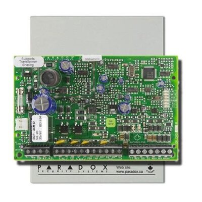 Modul de control acces: 4 fire conexiuni pentru 1 uşă: cititor de cartelă, REX, contact de uşă şi ieşire de yală; compatibil cu cititoarele Wiegand 26-bit sau Paradox pe 4 fire: R910 / R915; acces cu cartelă şi/sau cod, cu cititorul R915; armare cu cartelă şi/sau PIN cu cititorul R915; actualizare - Centrale si tastaturi