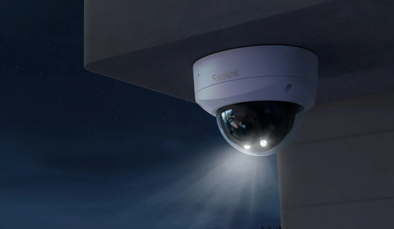 Camera de supraveghere Reolink POE P437 Senzor: 1/2.8″CMOS Rezolutie video: 8 Megapixeli (3840 x 2160 pixeli) Cadre/secunda: 25 FPS Lentila varifocala: 2.7-13.5mm Diafragma: F1.6 Unghi de vizualizare: orizontal: 100°- 31°/vertical: 55°- 17° Distanta iluminator IR: 30 m Numar LED-uri IR: 4 Microfon - Camere supraveghere IP
